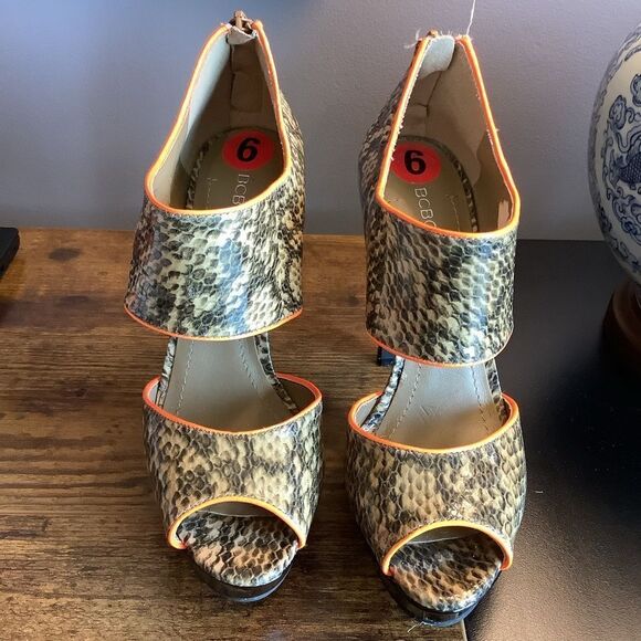 BCBGeneration Faux Snakeskin Heels 👠 - Picture 2 of 8